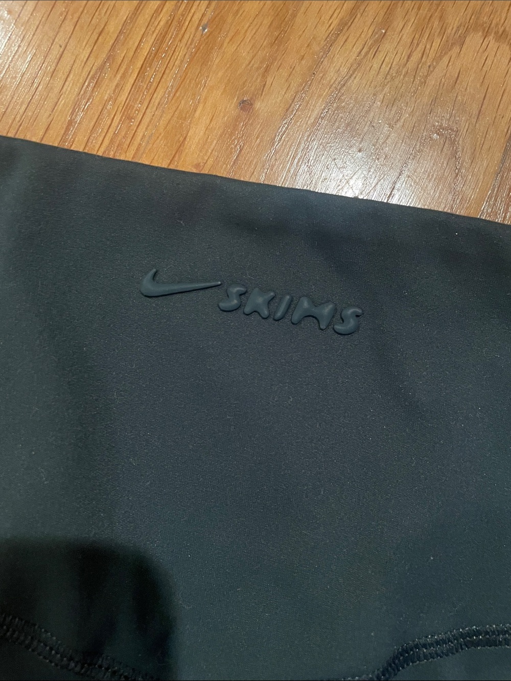 SKIMS Nike Women’s green High-Waist Leggings - Picture 3 of 4